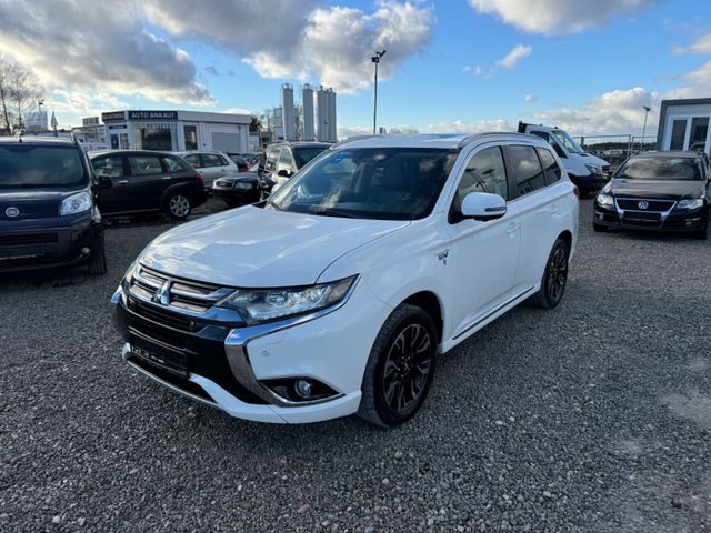 Mitsubishi Outlander PHEV Top 4WD Leder Navi Xenon ALU AHK