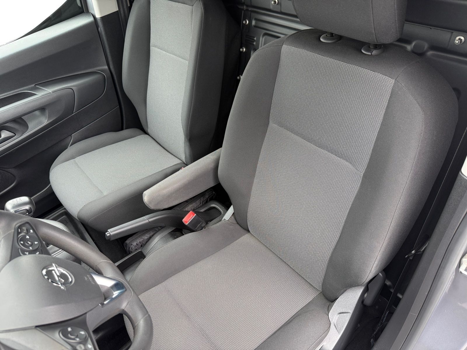 Fahrzeugabbildung Opel Combo Life 1,2 Dir. Inj. Turbo L Edition