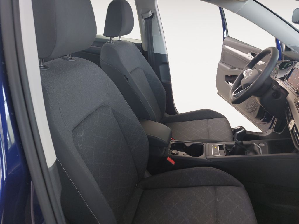 Fahrzeugabbildung Volkswagen Golf 1.5 TSI Life Panorama ACC IQ Light LED