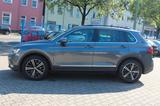 Volkswagen Tiguan Comfortline * Pano * Kamera * LED * AHK * - Volkswagen Tiguan Comfortline mit Diesel-Antrieb