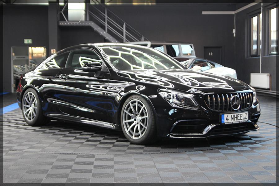 Mercedes-Benz C63 AMG LUFTFAHRWERK / PANO / CAM / NAVI