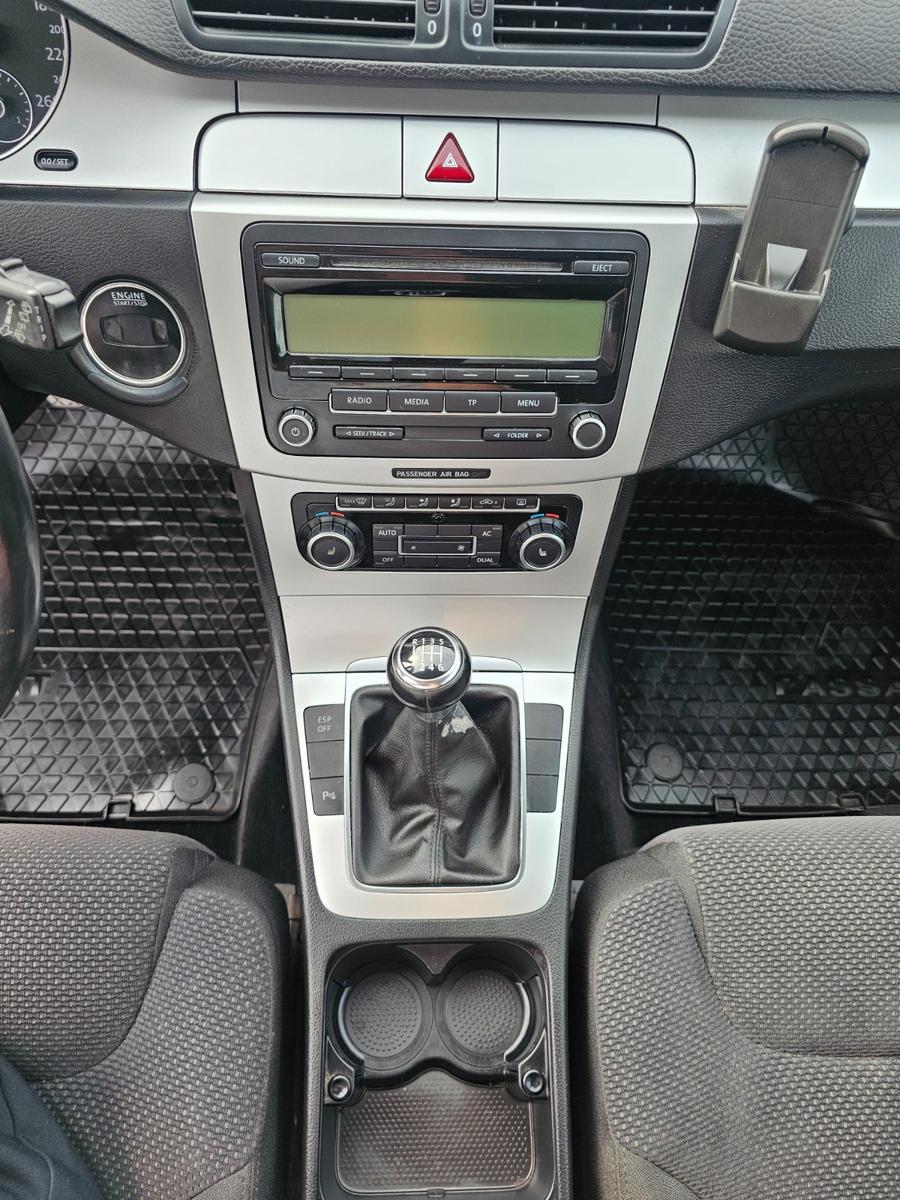 Volkswagen Passat 2010 — photo 26