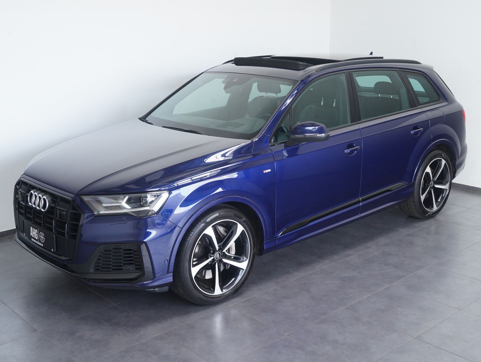 Fahrzeugabbildung Audi Q7 55 TFSI e quattro S line Sport / Plus BLACK