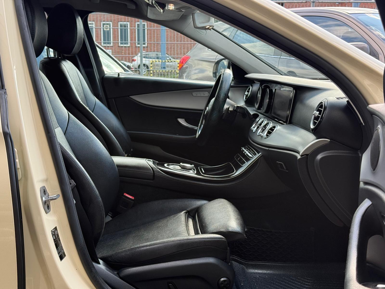 Mercedes-Benz E 220 d Autom.