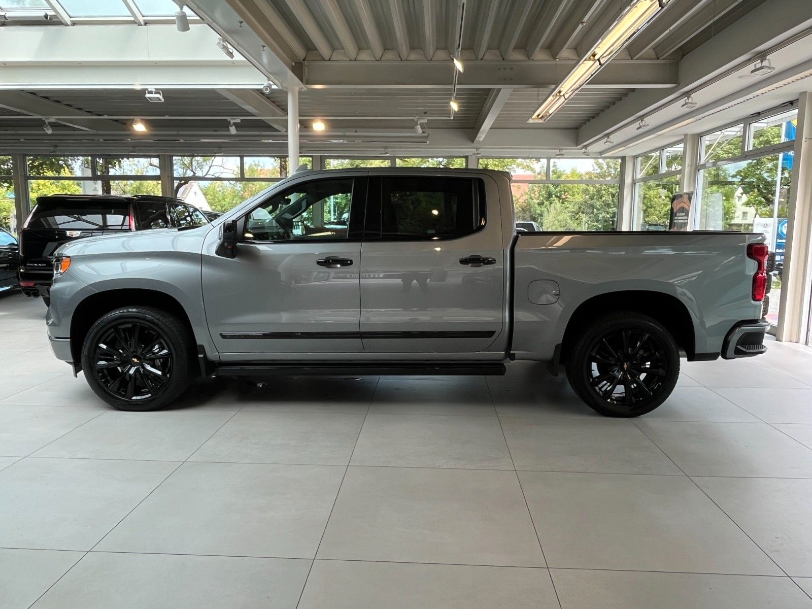 Fahrzeugabbildung Chevrolet Silverado 6.2 V8 High Country Black Package