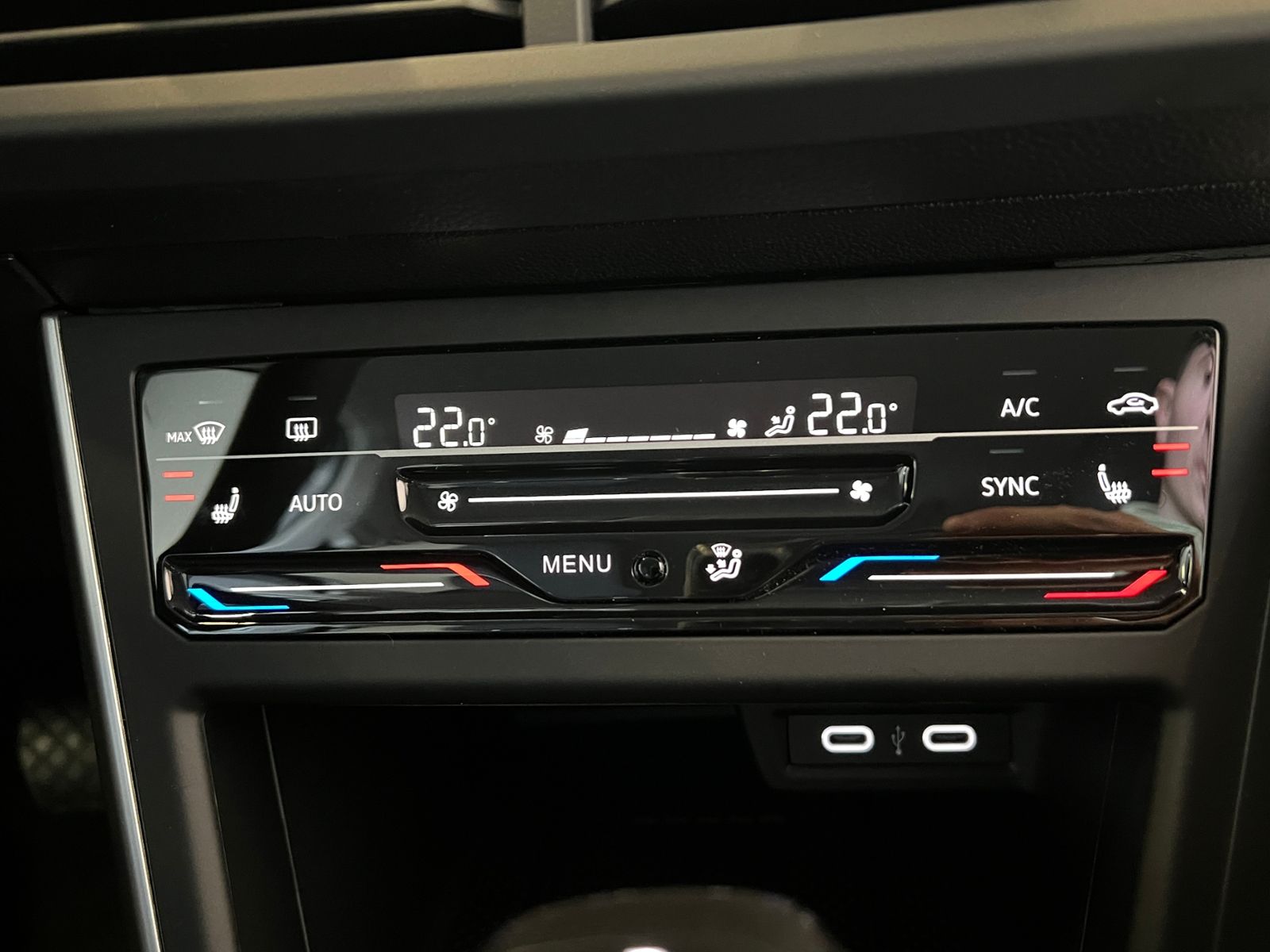 Fahrzeugabbildung Volkswagen Taigo Life 1.5 TSI DSG *IQ.Light, App-Connect, 1