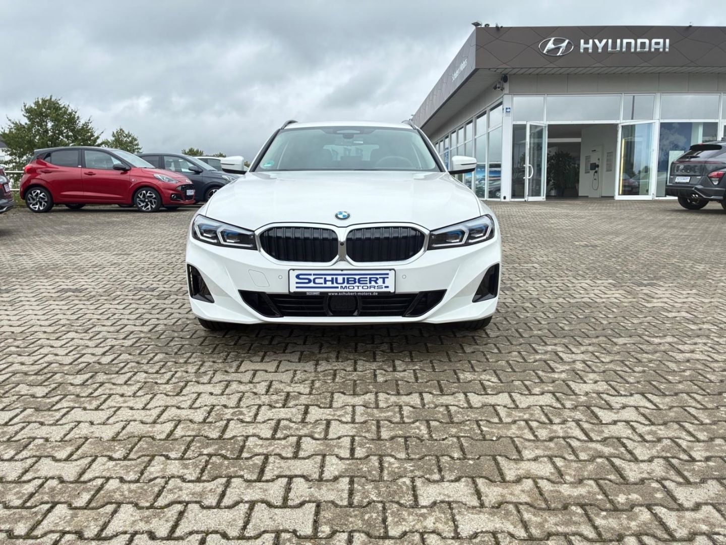 BMW 320 i Touring INNOVATIONS-P COMFORT-P Park-Ass imagem 2
