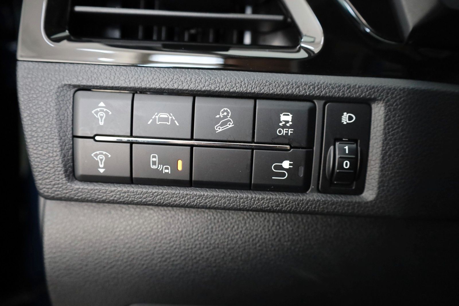 Fahrzeugabbildung Ssangyong Korando e-Motion Titanium Leder,Navi,LED,ACC,+WR