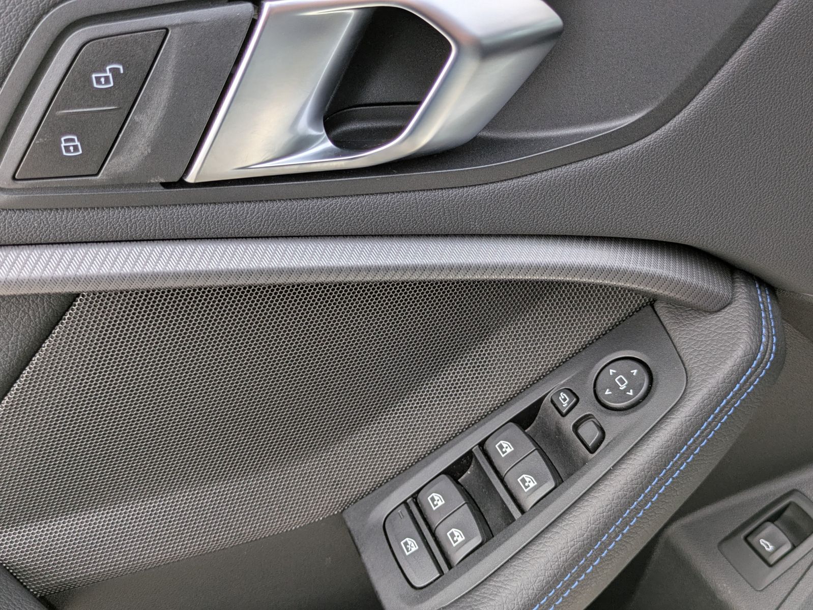 Fahrzeugabbildung BMW 120 i M Sport SHADOW*ACC*KAMERA*H&K*AHK*LED*DAB