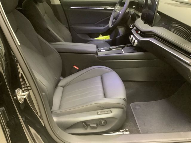 Superb Combi Selection TDI DSG LEDER NAVI AHK