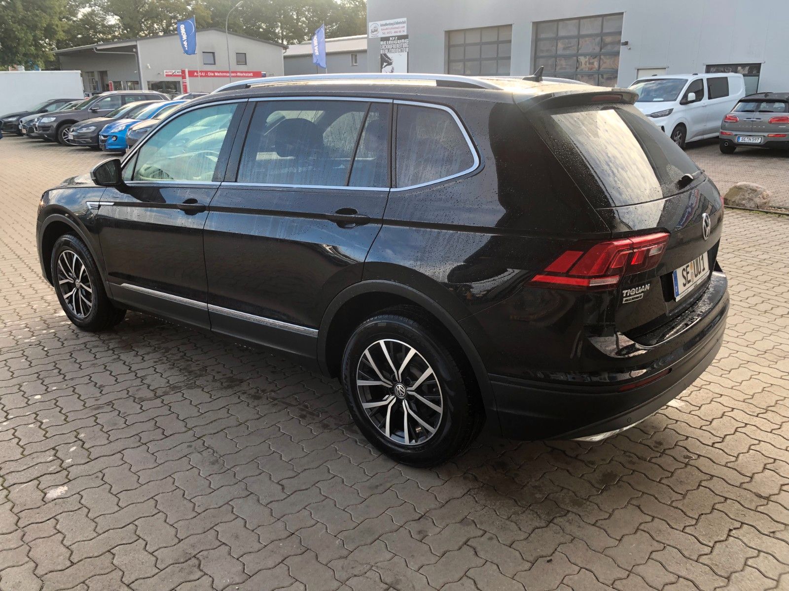 Fahrzeugabbildung Volkswagen Tiguan Allspace Comfortline 7 Sitzer/Automatik