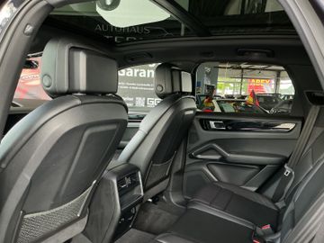 Porsche Cayenne - 12