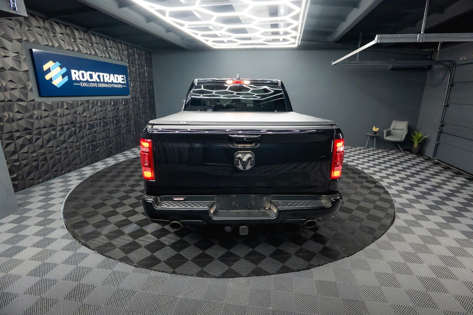 Fahrzeugabbildung Dodge RAM 5.7 V8 HEMI 4x4 LARAMIE Offroad Night LED