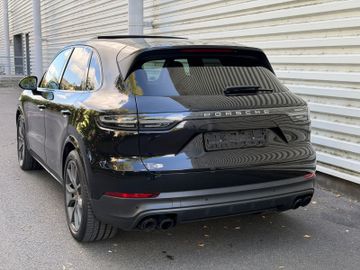 Porsche Cayenne - 4