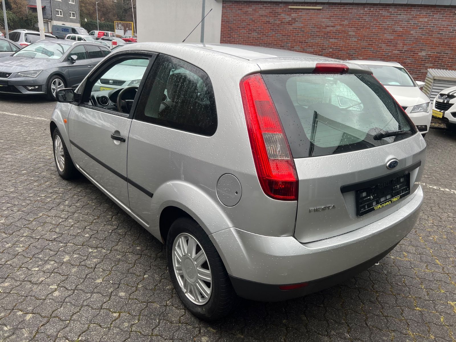 Fahrzeugabbildung Ford Fiesta 1.HAND * 72.000KM *TÜV NEU*