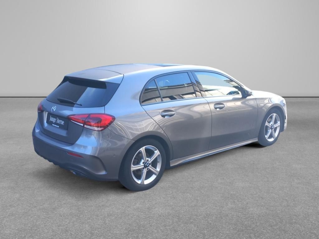 Fahrzeugabbildung Mercedes-Benz A 200 Kompaktlimousine AMG Line*Night Paket*LED