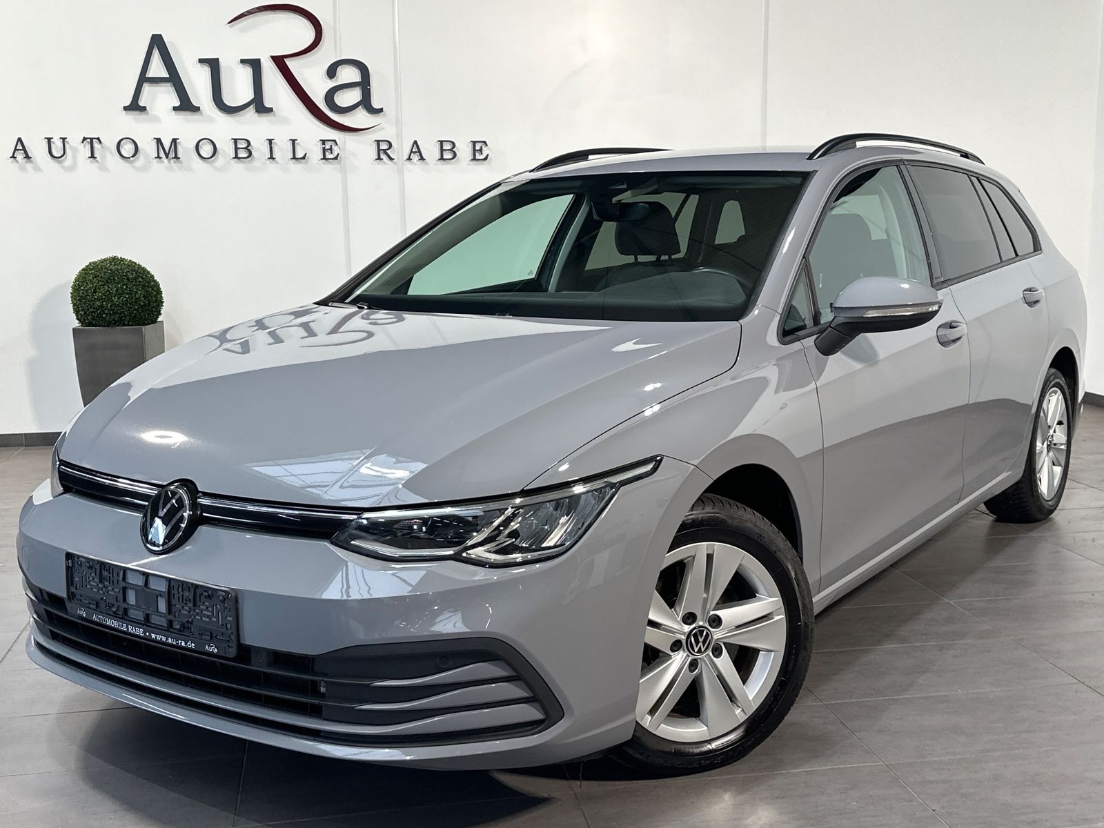 Fahrzeugabbildung Volkswagen Golf Variant 2.0 TDI DSG Life NAV+LED+AHK+ACC+VC