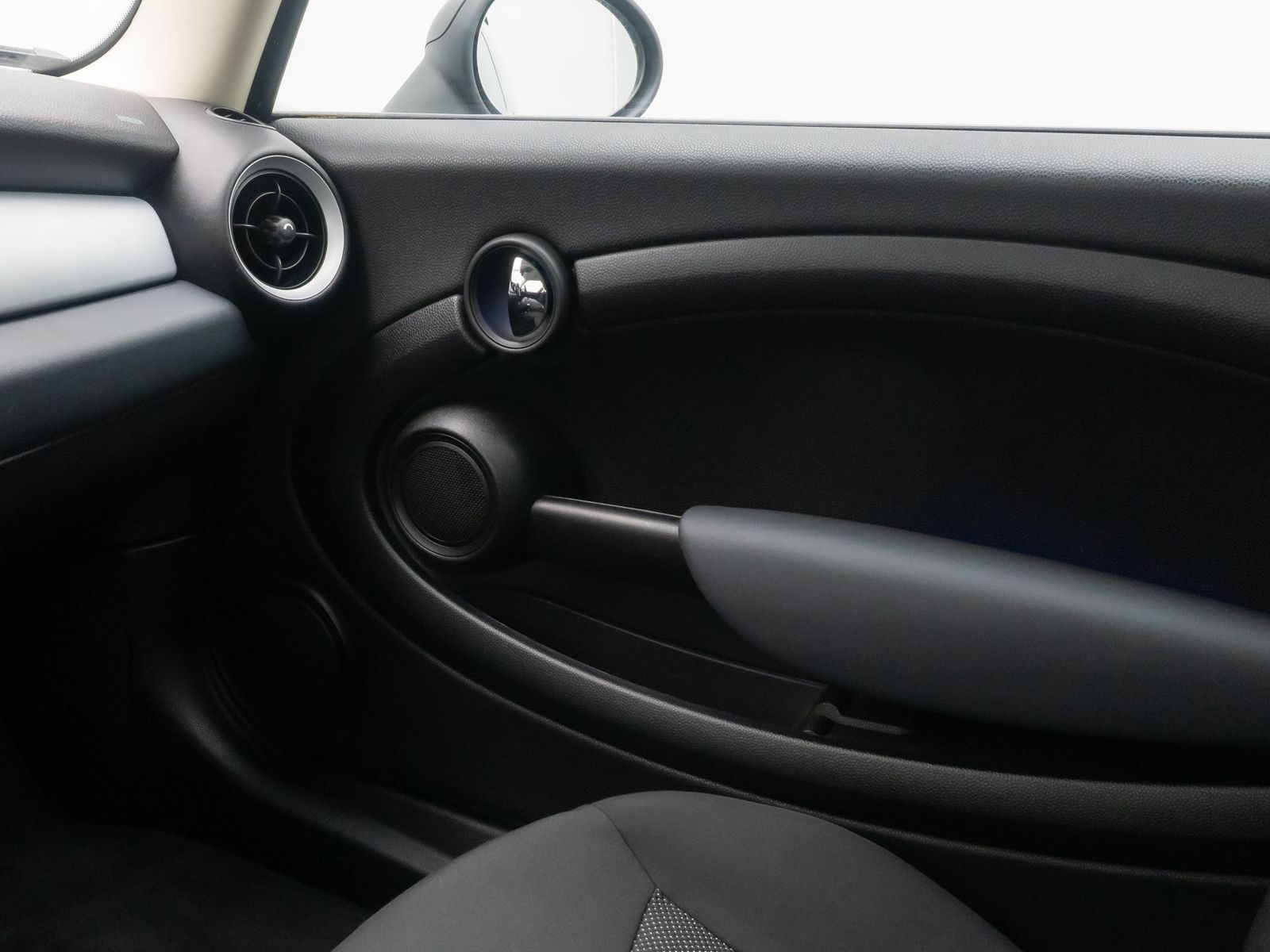 Fahrzeugabbildung MINI One Clubman Pepper PDC CD Bordcomputer Nebelsch