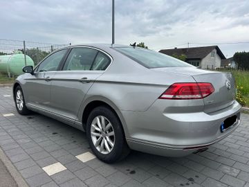 Volkswagen Passat - 6