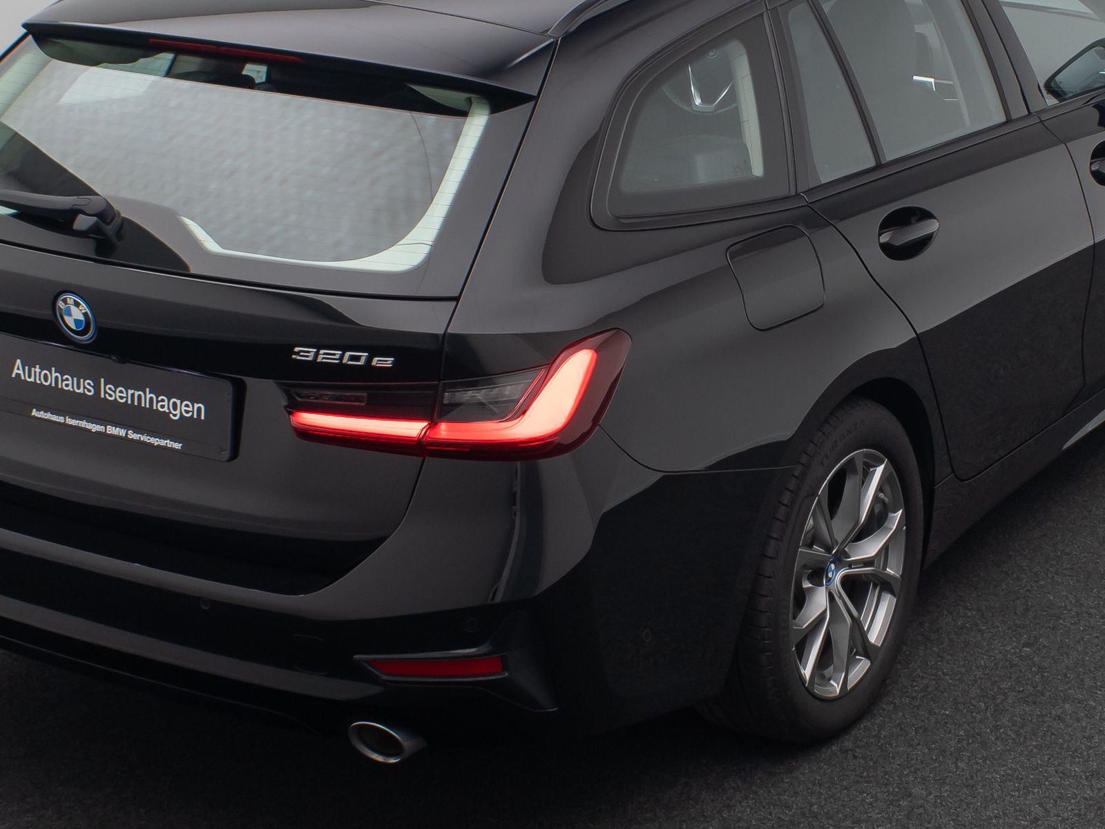 Fahrzeugabbildung BMW 320e xD Sport Line Kamera DAB Laser AHK Komfort