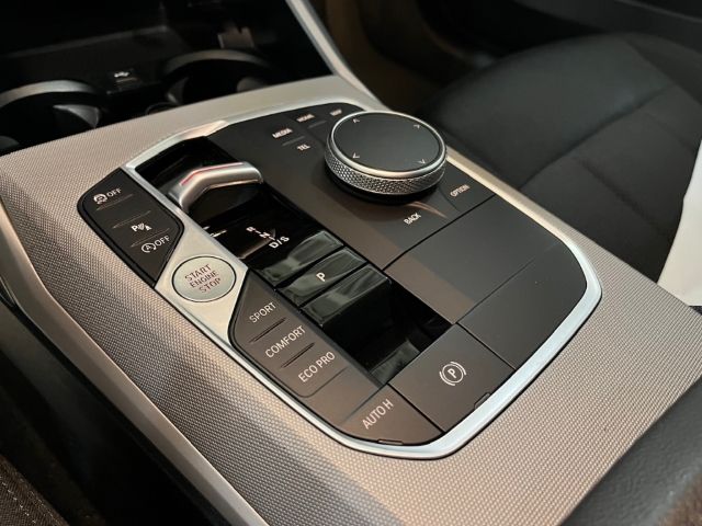BMW 318 i A Touring 17''Navi LED PDC SHZ DAB Fernlas foto 12