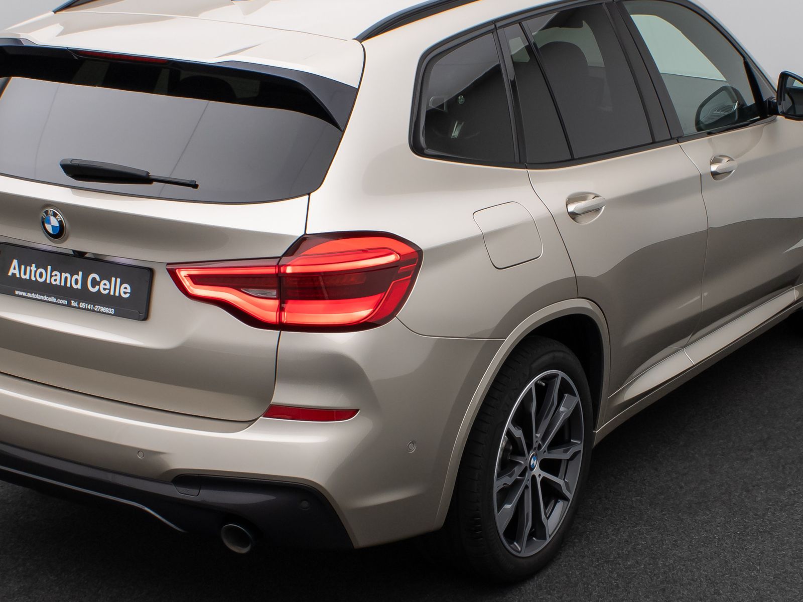 Fahrzeugabbildung BMW X3 xD30d M Sport Panorama Kamera DAB HiFi DisKey