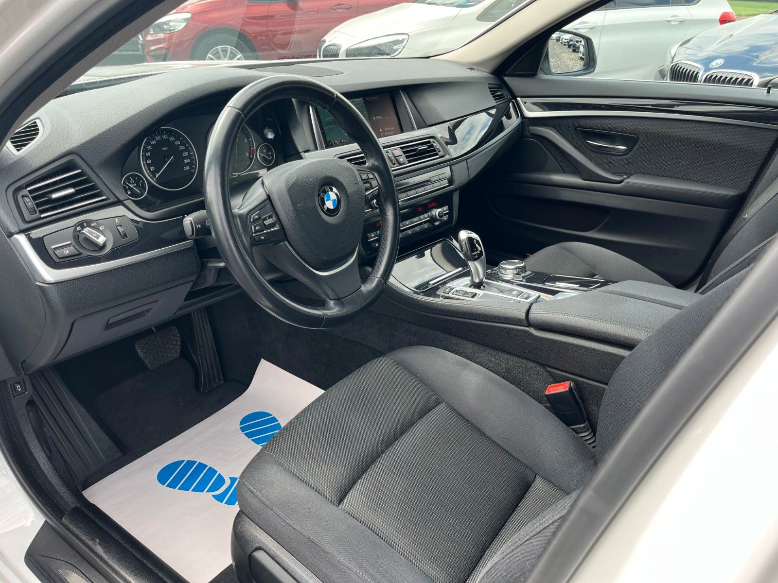 Fahrzeugabbildung BMW 520d Aut. Navi Alarm PDC HiFi Scheckheft SPORTL