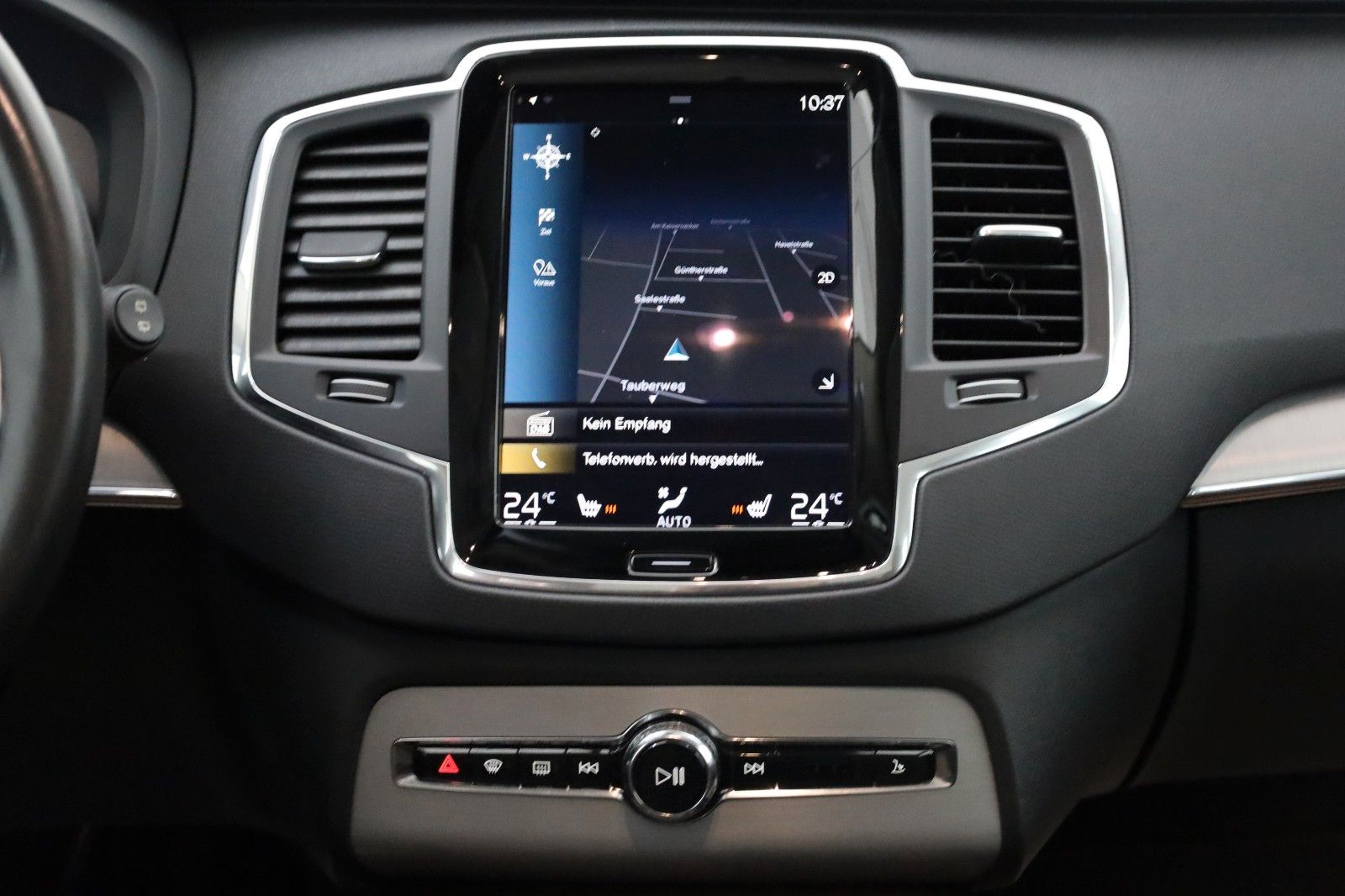 Fahrzeugabbildung Volvo XC90 Momentum Pro AWD 7Si,Leder,Navi,LED,ACC,AHK