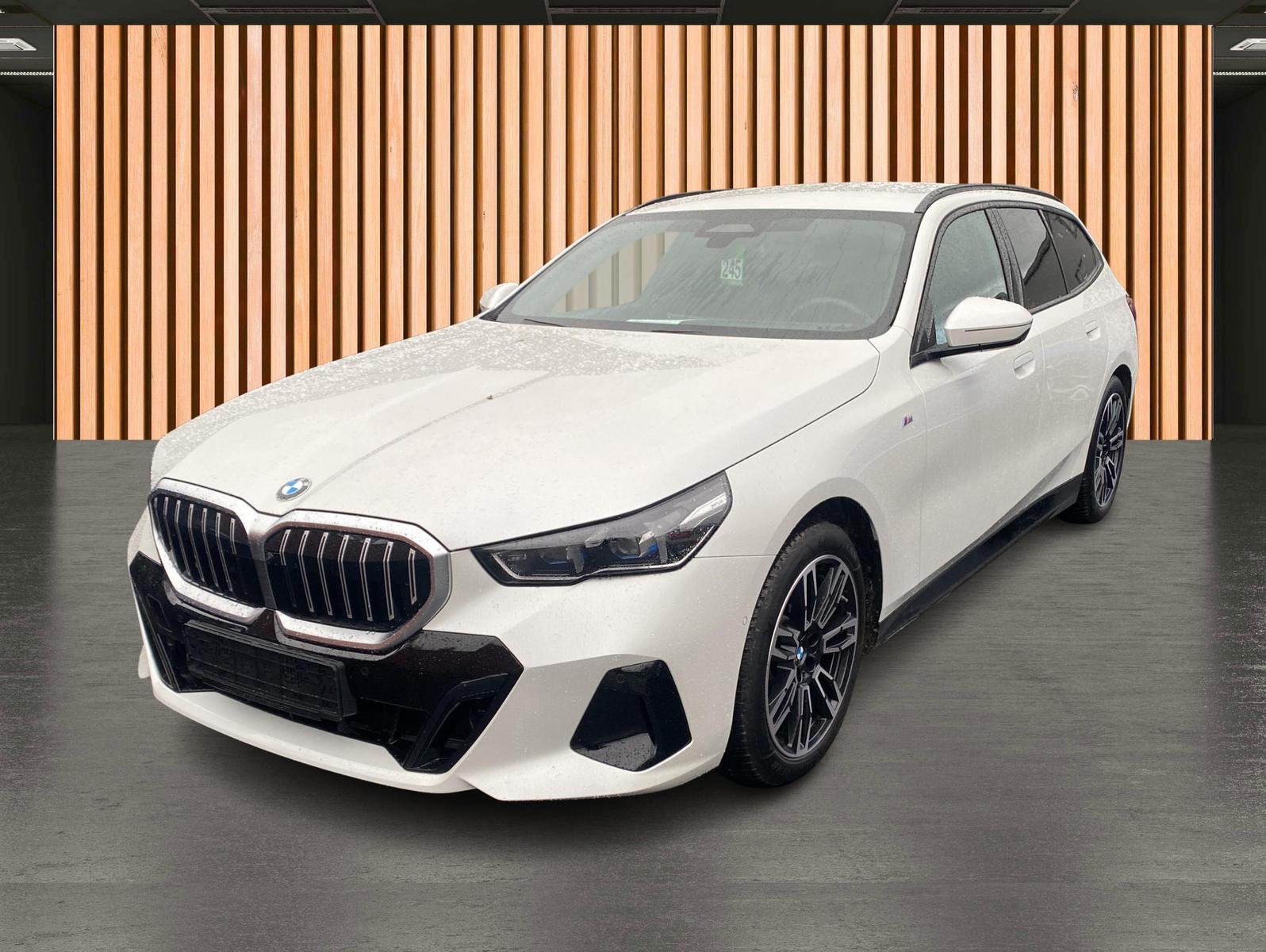 BMW 520 iA M Sport*Standheizung*Anhängerkupplung