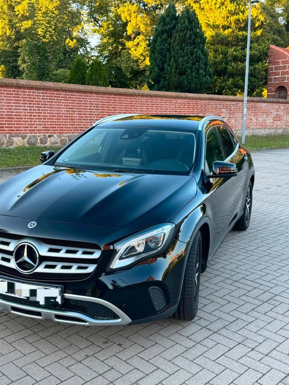 Image of Mercedes-Benz GLA 250