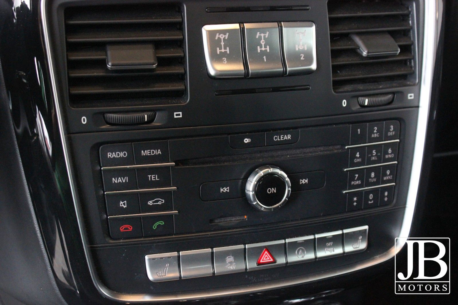 Fahrzeugabbildung Mercedes-Benz G 500 Metallic Command 2. Hand
