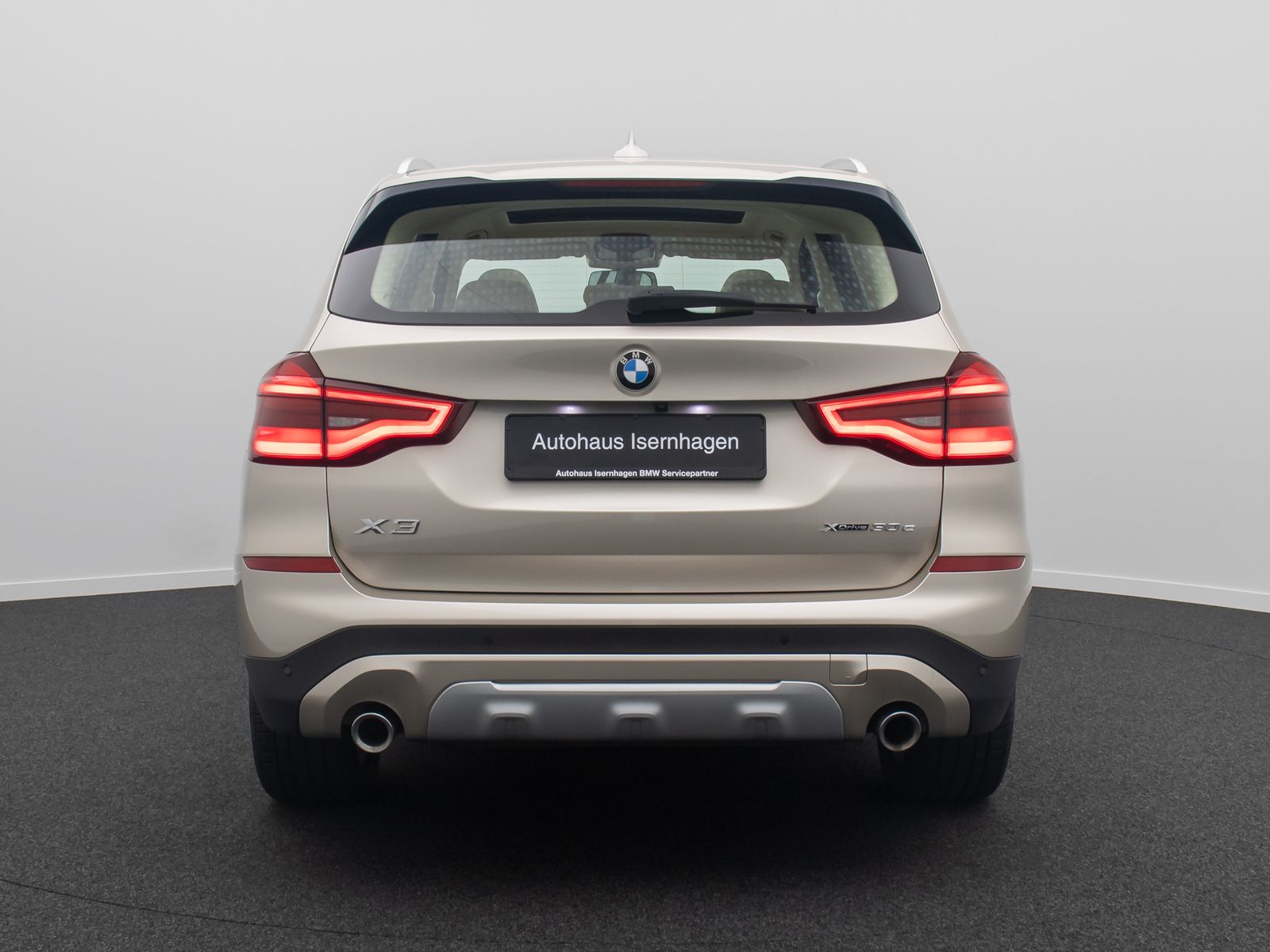 Fahrzeugabbildung BMW X3 xD30e xLine HUD 360°DAB Alarm HiFi Individual