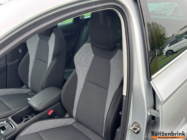 Karoq 2.0 TDI DSG Drive 4x4  PANO AHK RFK ACC