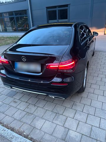 MERCEDES-BENZ Mercedes-Benz A 180 (EZ 10/2019)  Top gep...
