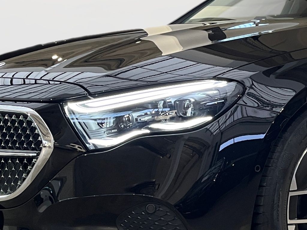 Fahrzeugabbildung Mercedes-Benz E 450 dT 4M AHK Pano Sitzklima Superscreen 360°