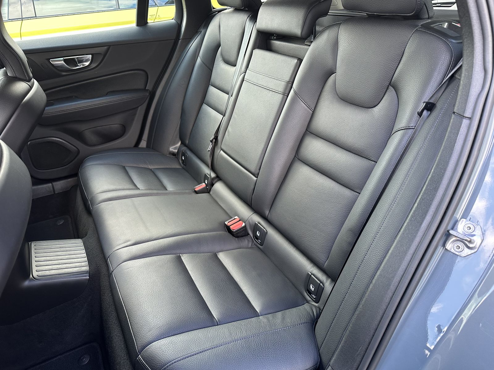 Fahrzeugabbildung Volvo V60 T6 AWD Recharge Inscription NAV+LED+ACC+AHK