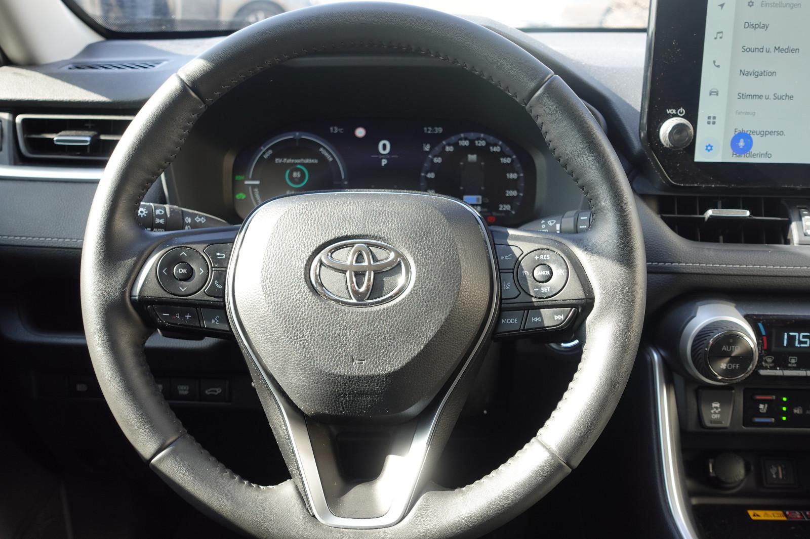 Toyota RAV 4 2.5 Hybrid Lounge Allrad 5J Garantie