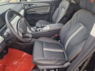 Bild 12 DFSK Forthing 4 U-Tour NOBLE 7 Sitze