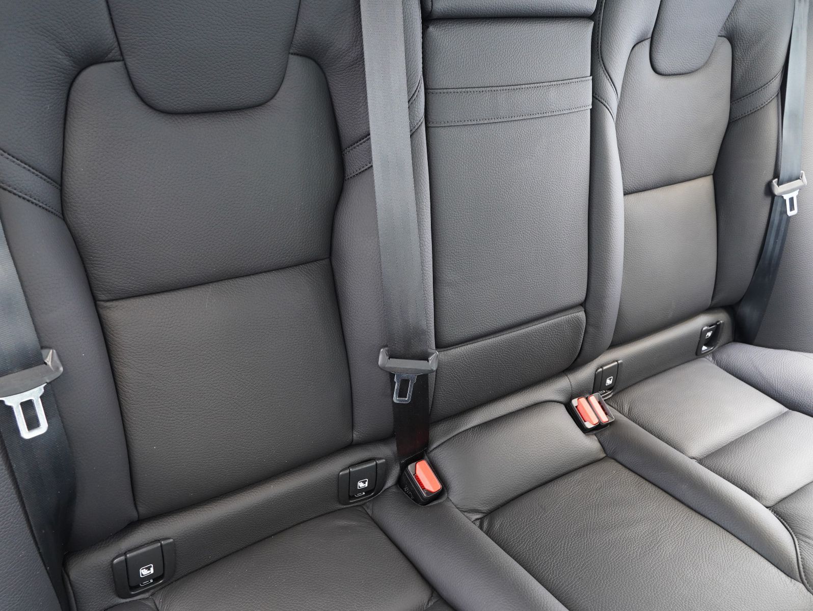 Fahrzeugabbildung Volvo XC60 B4 D Inscription XENIUM/INTELLISAFE/AHK