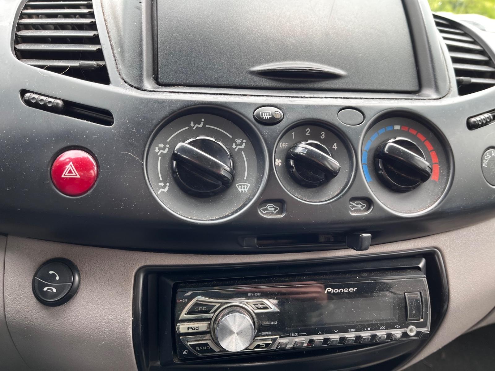 Mitsubishi L200 Inform Doppelkabine 2WD