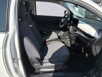 Fahrzeugabbildung Fiat 500 e Icon Navi SHZ DAB Temp. Klimaaut. uvm.