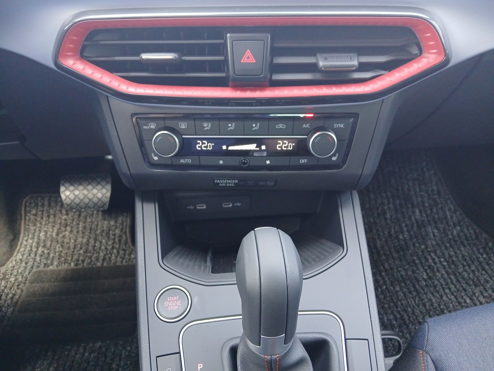Fahrzeugabbildung SEAT Ibiza 1.0 TSI DSG FR Black Edition Kamera SH