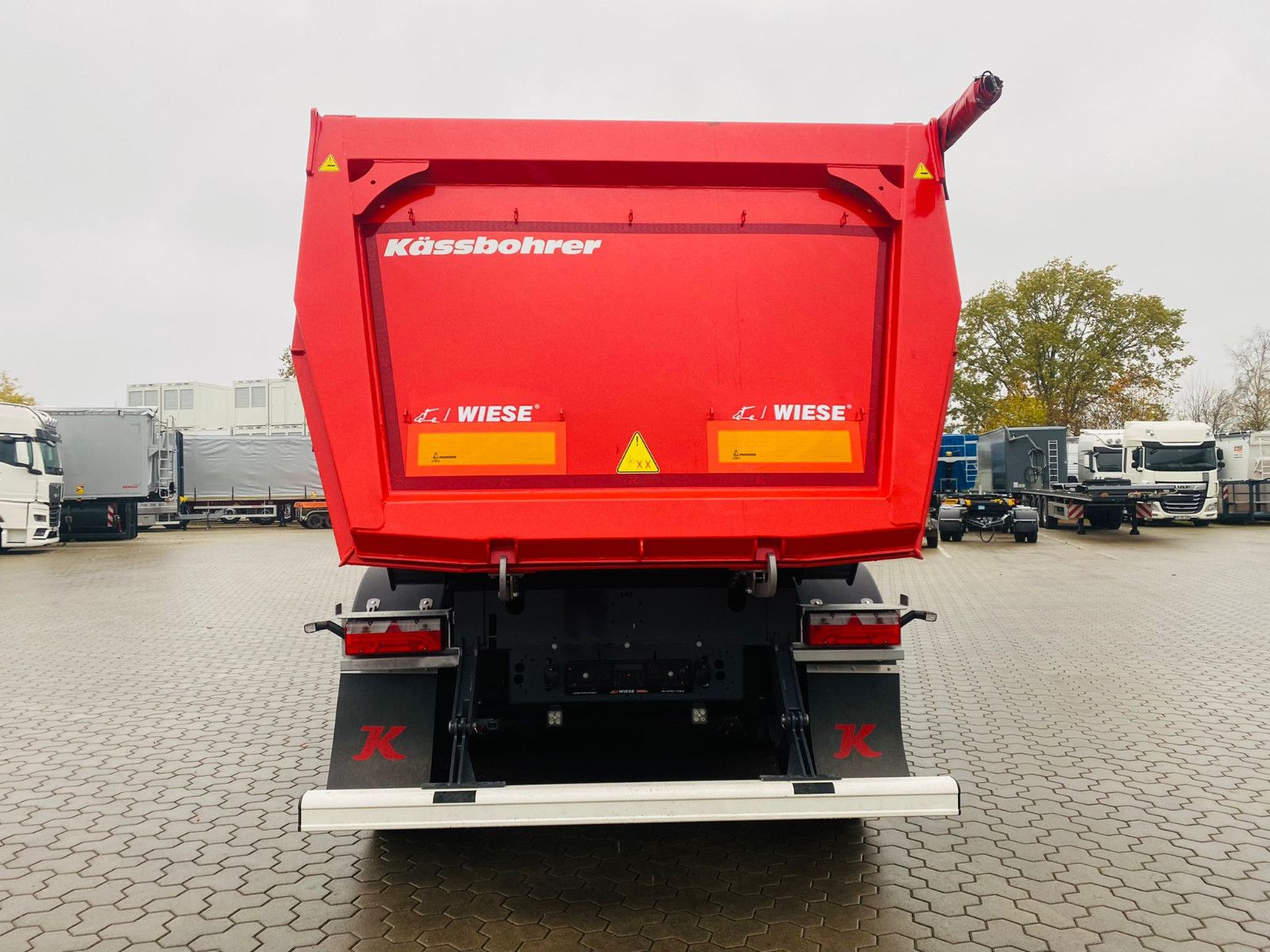 Fahrzeugabbildung Kässbohrer SKS Stahl Kippmulde 27m³ Hardox