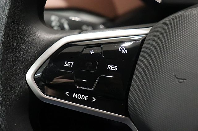 ID.5 Pro 77kWh 128kW ACC Kamera Ganzjahresreifen