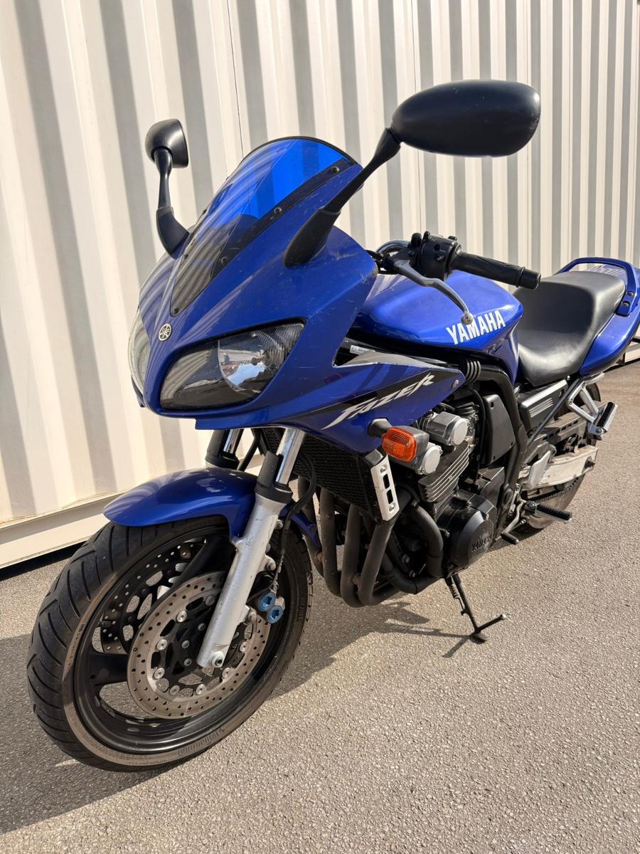 Yamaha Fazer 600 FZ6 tiefergelegt