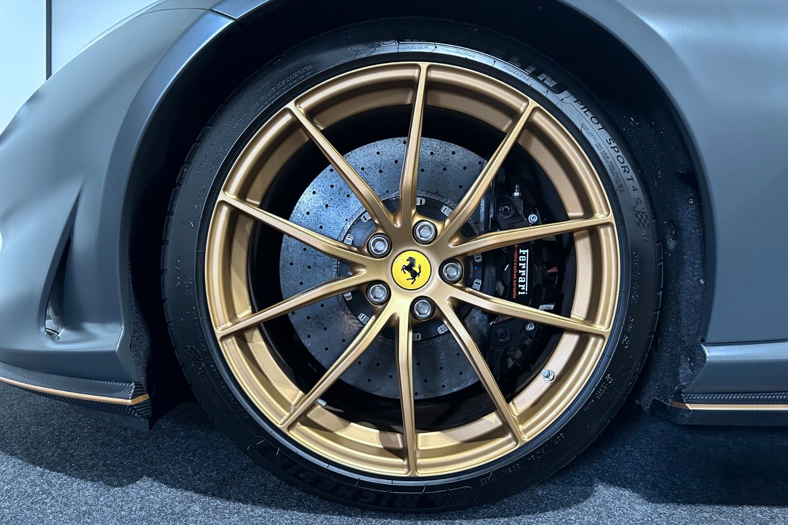 Fahrzeugabbildung Ferrari 812 GTS | 1. Hand | Lift | Carbon | ADAS