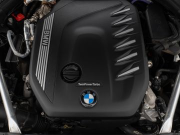 Fahrzeugabbildung BMW 530d xDr Tour AHK  Pano ACC HUD Komfortsitz