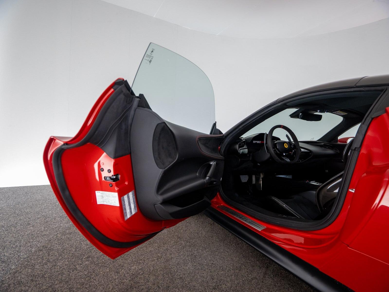 Ferrari SF90 Spider