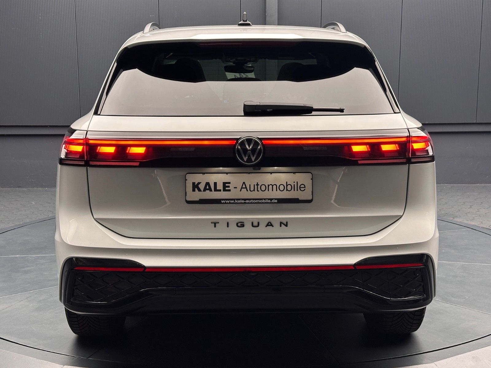 Volkswagen Tiguan 2.0 TDI 4Mot. R-Line Black Style PANORAMA foto 4