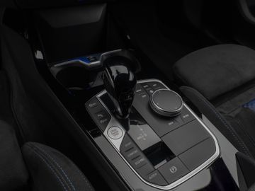 Fahrzeugabbildung BMW 120i M Sport Pro Kamera DAB HiFi AHK Lenkrhz 19"
